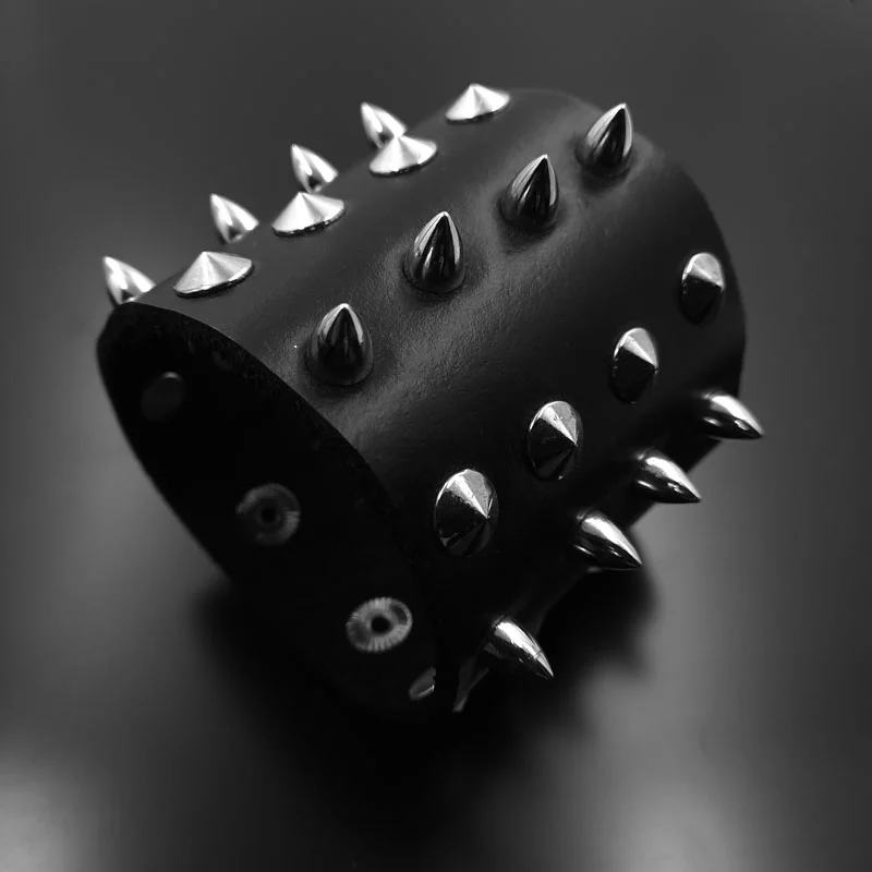 4 Sıra Spike Bileklik 001